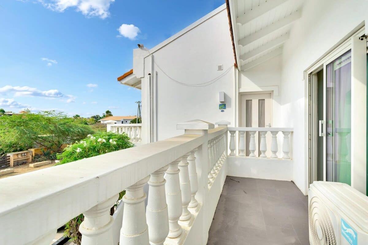 Belmar Oceanfront Apartment 14 Divers Paradise Kralendijk  Ngoại thất bức ảnh