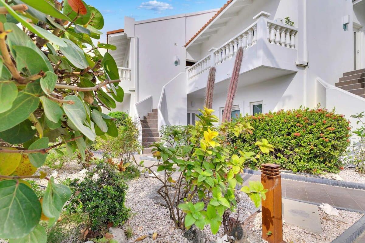 Belmar Oceanfront Apartment 14 Divers Paradise Kralendijk  Ngoại thất bức ảnh